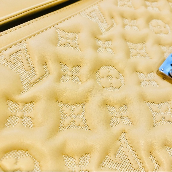 ⭕️SOLD⭕️Like new LV limited edition - Picture 12 of 15